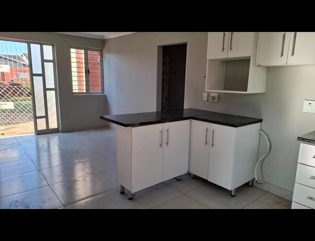 2 BEDROOM PROPERTY TO RENT IN OVERPORT